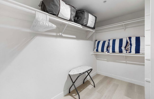 Walk to Beach Pool, Hot Tub, Private Patio, Parking Seabreeze Retreat - Foto 22