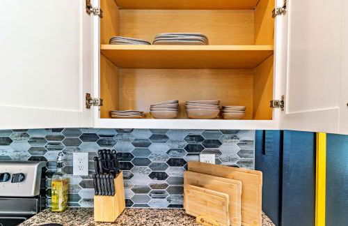 Special Deal! Raleigh Luxe Family Retreat, 15 Min to Downtown, Kids Gear, Fast WiFi for WFH, EV & Pet Friendly - Foto 52