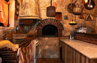 Vintage Stone House Where Calm Lives - Photo 3