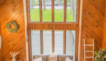 Italy Inspired Lakeview Chalet with Hot Tub - Foto 2