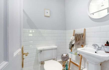 Georgian Residence - 4BR Modern Living, Sleeps 8! - Foto 28