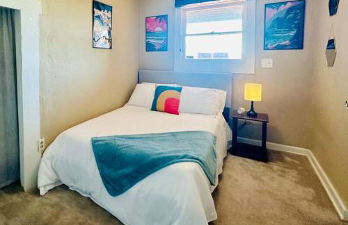 3-Bedroom, Prime Location, Private Backyard! - Foto 29