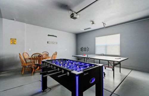 Private Oasis On 2 Acres with Indoor Pool and Theater - Foto 3