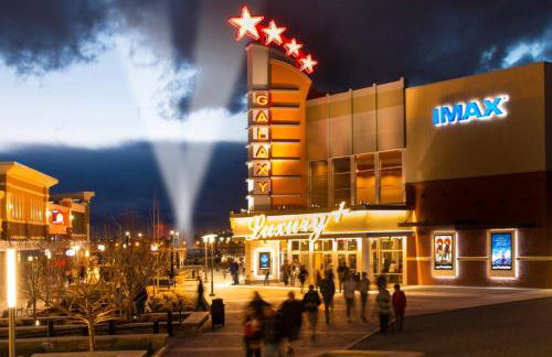 DT Reno - 4BR Home with Patio, BBQ Grill, Games Room - Foto 43