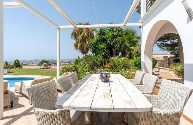 Spacious 3BR Villa with pool and views - Foto 24