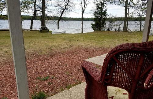 Delightful Waterfront Cabin with Views of Pine Lake near Wellston, Michigan - Foto 5