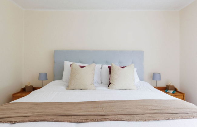 Charming Beach Getaway - Spacious 4BR Sunny Garden - Foto 30