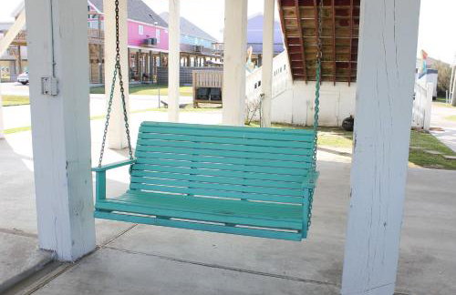 Beach Getaway at 2 Pelicans Walk to the Water - Foto 44