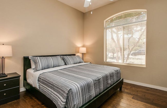 Fabulous 4-bdrm W/breathtaking Views & Pool! - Foto 6