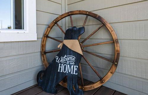 Our Farmhouse, Our Place: Cozy and Cute homestead! - Foto 5