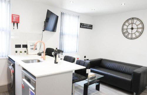 Modern 4 BR flat with 4 ensuites in central Reading - Photo 26