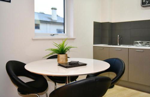 Cardiff Bay Retreat Sleeps 4 Parking - Pass the Keys - Foto 15