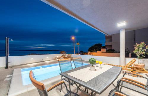 Villa Eni Beachfront apartment with pool - Photo 24