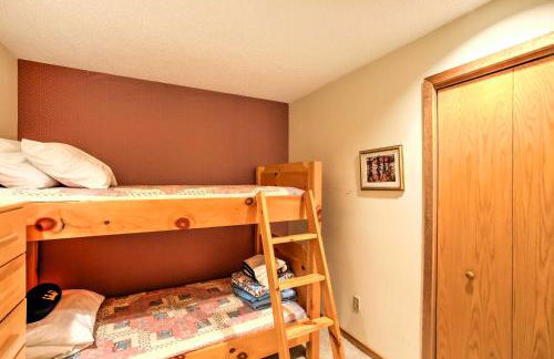 Condo on First Green with Deck at Schuss Mountain! - Foto 14