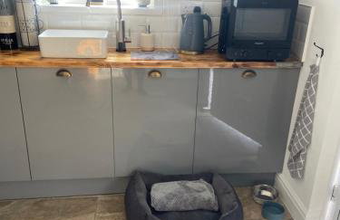 Adorable bedsit for you, partner and your pet! - Foto 4