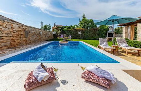 Gorgeous Home In Sisan With Wifi - Foto 2