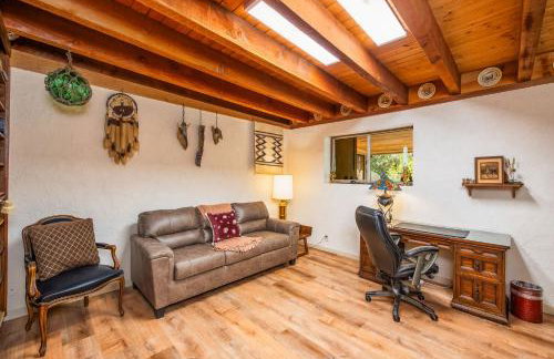 Myrinn-Hobbit Cottage on the Creek Storybook Stay - Foto 20