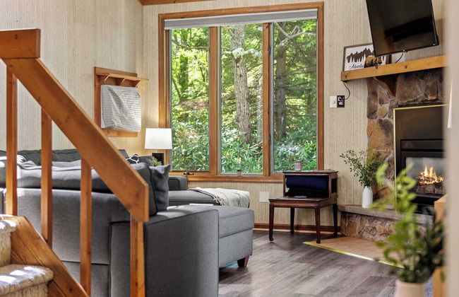 Harmony Ridge by Avantstay Fireplace, Large Deck & Forest Views - Foto 12