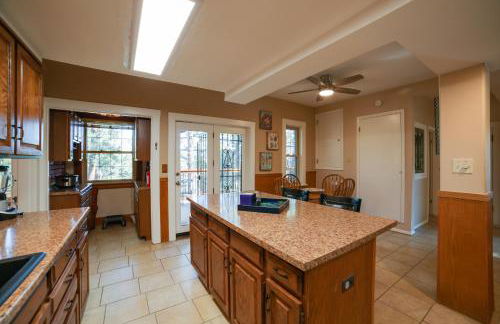 Inviting Colorado Springs House with Spacious Deck! - Foto 13