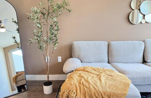 New Oasis Near Disneyland Pool Gym Free Parking - Foto 66