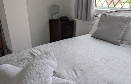 Peaceful 2-Bed Bungalow with Garden & Parking in Bramley Village, Rotherham - Foto 71