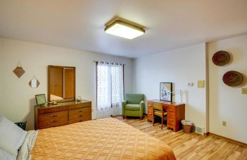 All-Season Lodge 40 Acres Walk to Elkhart Lake! - Foto 15