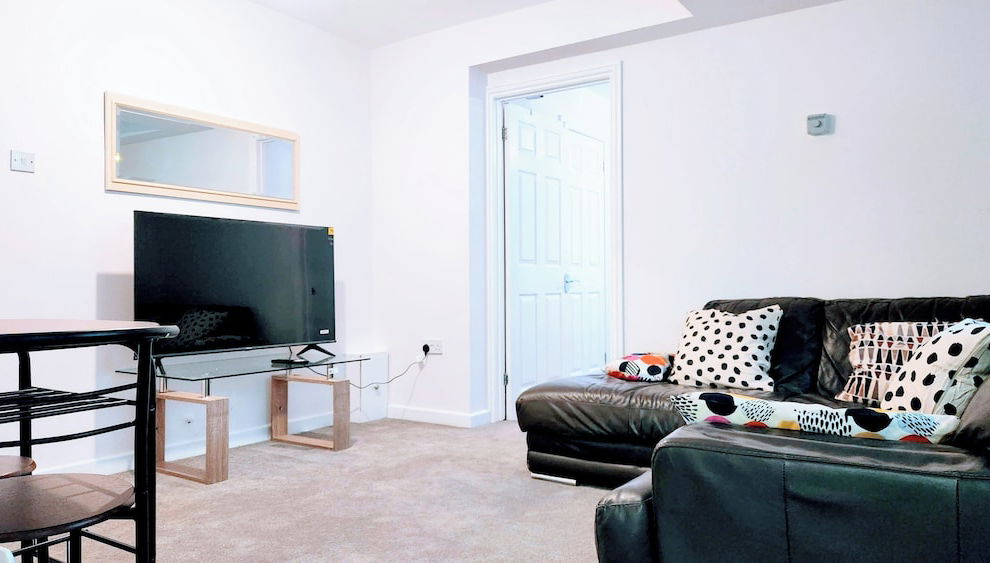 Camberley - 1-bed Annex - Sleeps 2 - Garden - Foto 1, Imagen principal