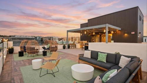 3 Bedroom Penthouse in Downtown! - Foto 2