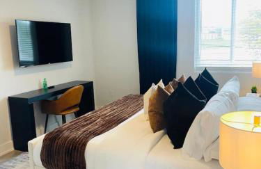 Luxurious Hidden Gem - Downtown Access - Balcony - Foto 23