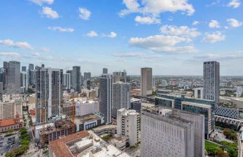 Downtown Condo with Den and Pool Access - Foto 67