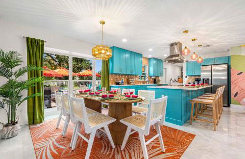 NEW-Heated Pool-Pickleball-Hot Tub-Movie Theater-Game Room-Playset-Basketball-10 Beds - Foto 13