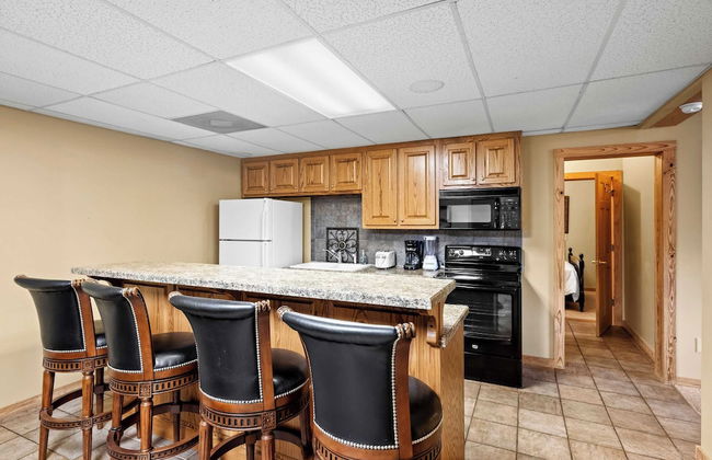 Lakeside Lodge by Avantstay Hot Tub + Dock - Foto 32