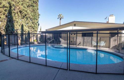 4 Bedroom house large pool & spa in prime location - Foto 25