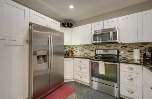 Coastal Sea Side Townhome - Walk to Beach! - Foto 10