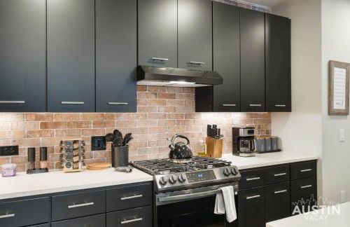 Pool Boxing Gym and Live Music Drinks 2BR 2BA S Austin Condo By Austin Vacay - Foto 19