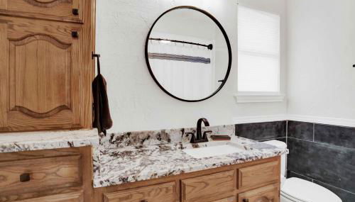 Cozy Parkside Home - Photo 2