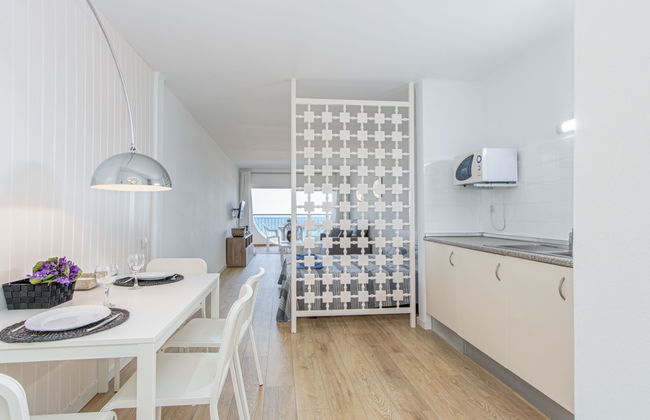 Apartment in Castelló d'Empúries with garden and terrace - Photo 16