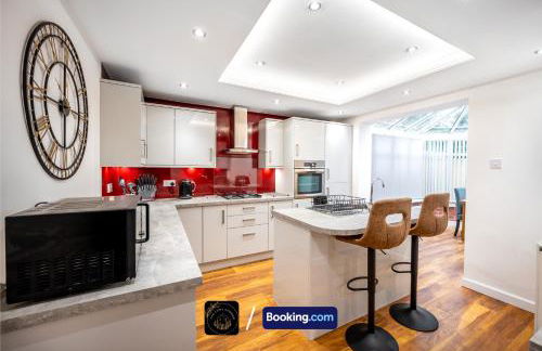 Cosy 3-Bed House l Garden l Free Parking l Stretford l Sleeps 7 l Book today with The Cosy Corner Nationwide - Foto 2