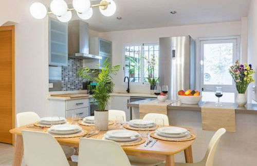 Casa 3 plantas con patio y Solárium privados - Foto 3