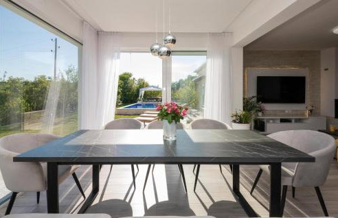 Cozy Home In Veliki Brocanac - Foto 6