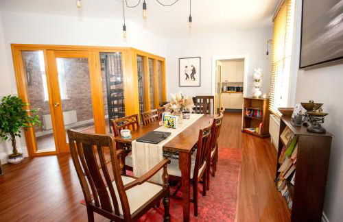 Marketplace Glastonbury - Photo 18