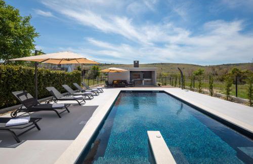 Villa Sunset Bay - amazing view and large heated pool - Foto 57