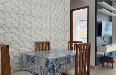 Apartamento na Praia das Toninhas em Ubatuba 350m da praia -2 quartos sendo 1 suite, piscina, varanda gourmet com churrasqueira, ar condicionado, cozinha completa, duas garagens - Foto 25