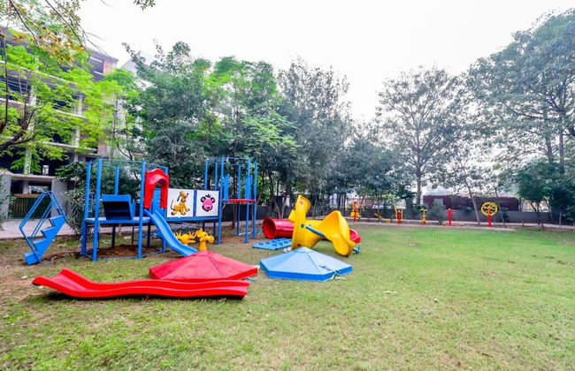 Modern City Retreat 2bhk Paras Fortis Balcony - Photo 56