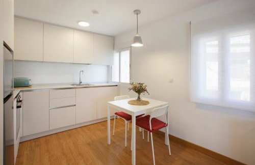 Apartamento turístico Ana, con garaje y bonitas vistas - Photo 3