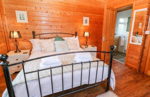 Borah Lodge - Photo 9