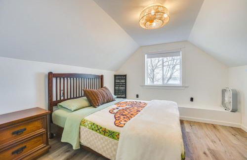 Deck and Scenic Views Lakefront Cottage in Hale! - Foto 14