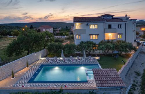 Apartment Miruna s bazenom i jakuzijem - Foto 5