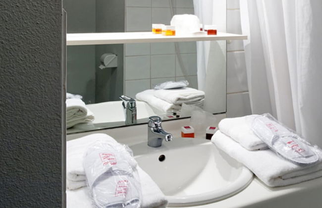 Séjours & Affaires Lyon Saint-Nicolas - Photo 18