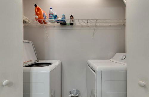 2 BDR with Free Parking! 2M to Broadway! - Foto 10